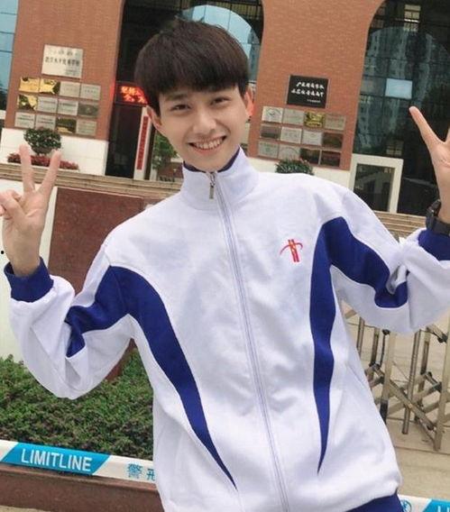 男明星网红口罩图片高清,揭秘男明星网红的时尚风采