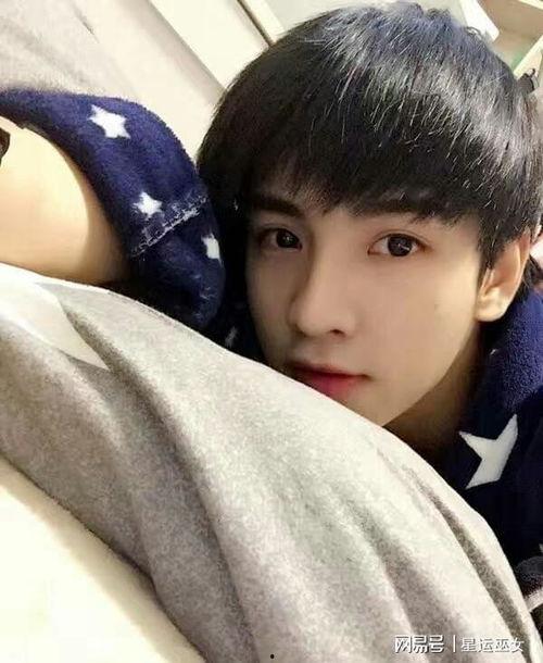 明星网红少年是谁啊,明星网红少年背后的故事