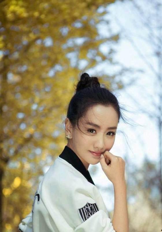 伊犁女明星网红有哪些,美丽与才华并存的璀璨之星