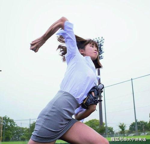 明星网红鞠躬姿势图片女,网红鞠躬姿势引发网友热议