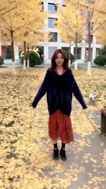 明星网红小姐姐跳舞照片,网红小姐姐的动感舞姿瞬间