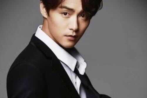 唱歌好听的明星网红男孩,唱歌好听的红人男孩魅力绽放