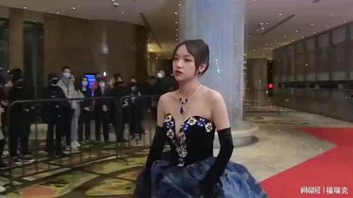 走秀明星网红是谁,揭秘走秀明星网红背后的魅力