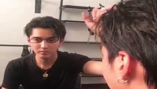 明星网红在线抖音直播,明星网红魅力绽放，互动狂欢盛宴