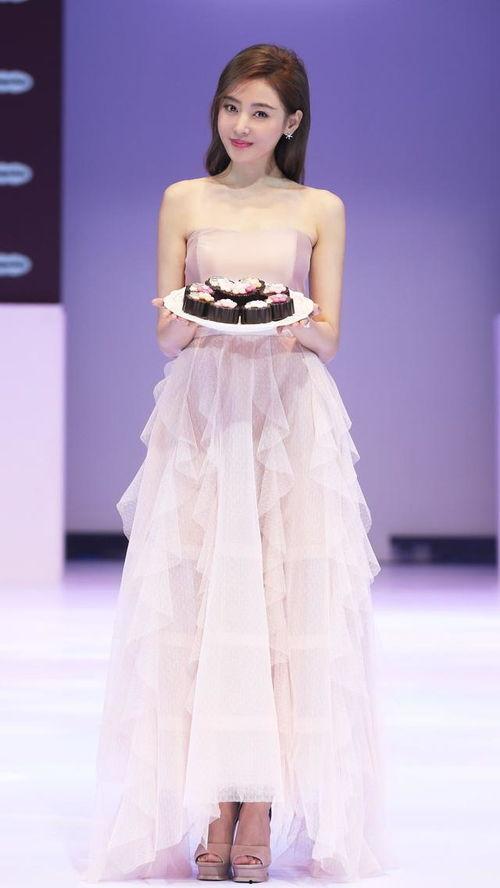 明星网红公主裙图片高清,明星网红演绎高清公主裙风采