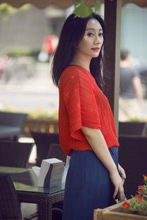 黑长发明星网红图片,揭秘网红明星的时尚风采”